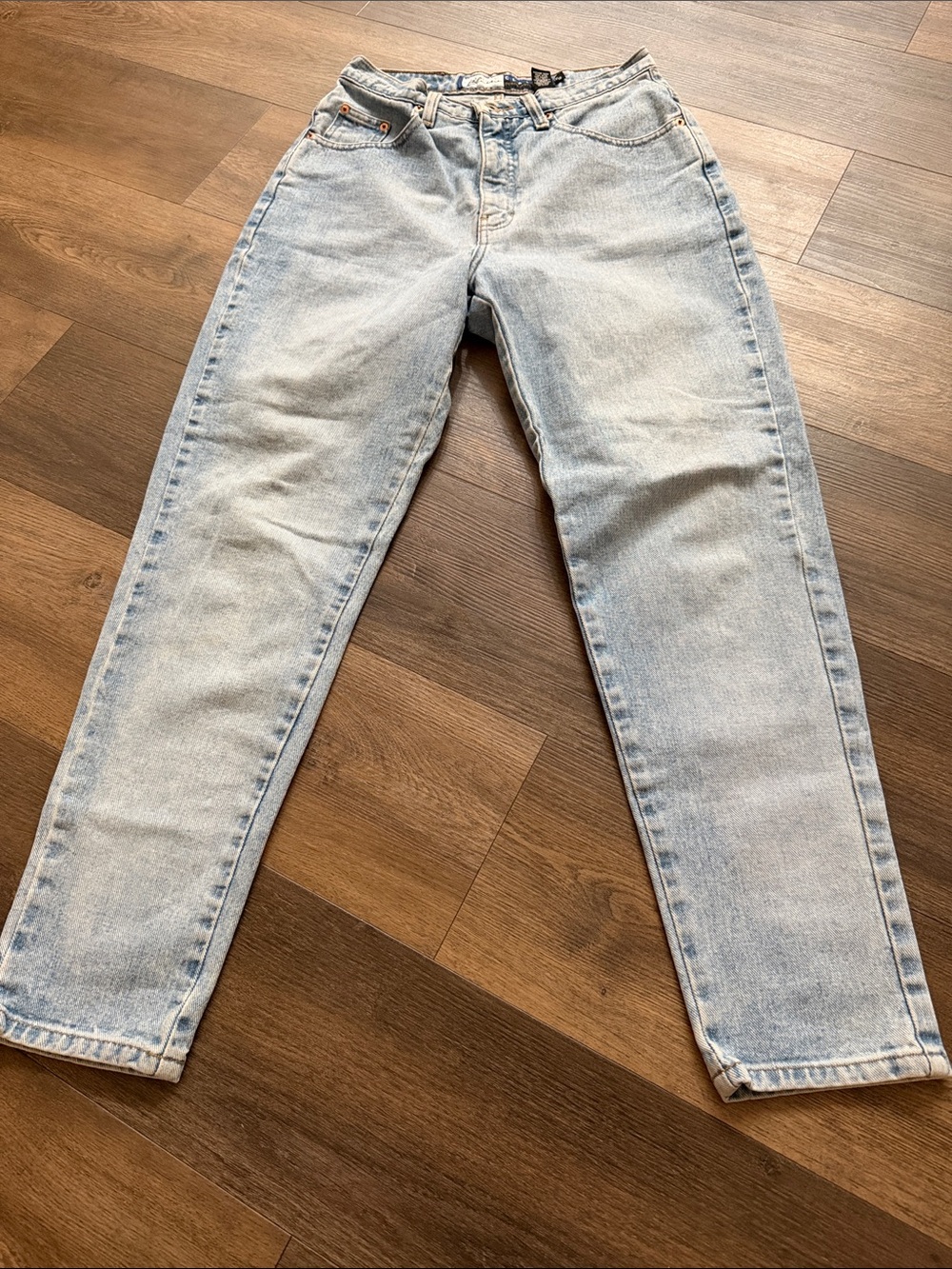 Slim Straight Women's Jeans in Light Blue Wash